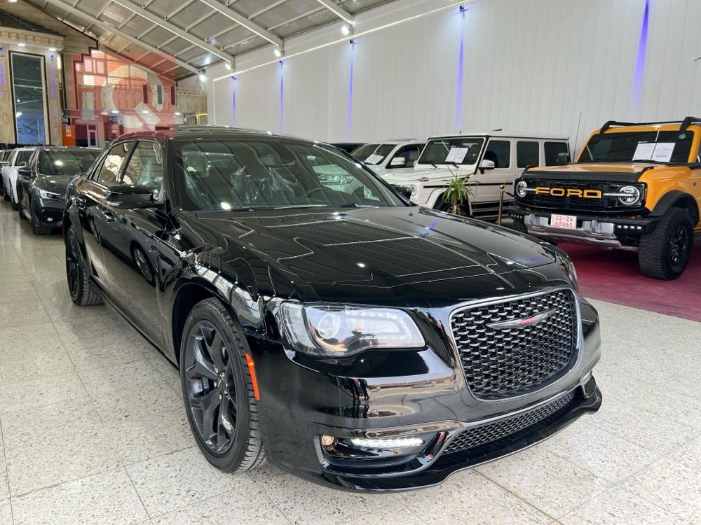 کرایسلەر 300